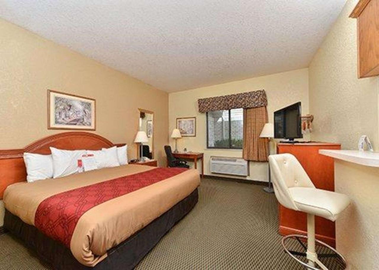 Express Inn & Suites Decatur Luaran gambar